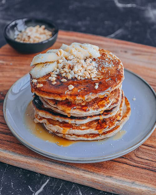 Bananen Pancakes, vegan und glutenfrei ohne Zucker für das perfekte amerikanische Frühstück