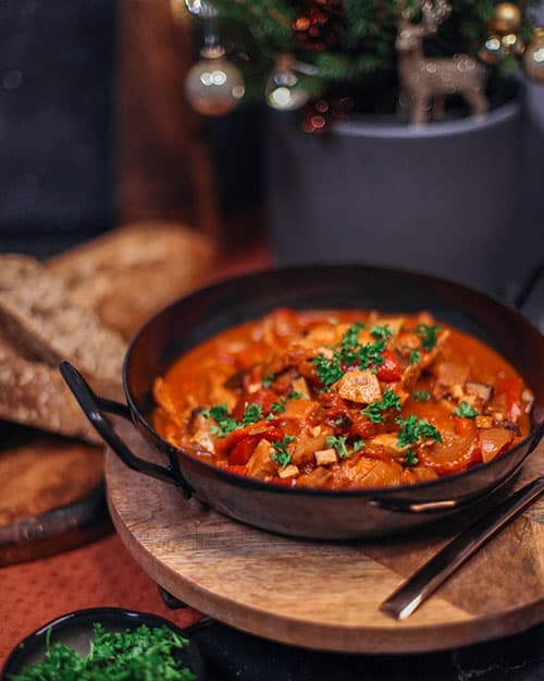 veganer Schaschlik-Topf, wie vom Weihnachtsmarkt, deftig und feurig