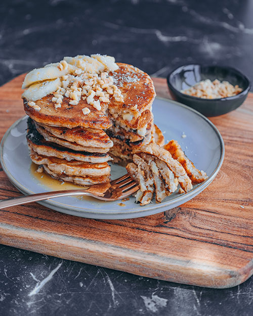 Bananen Pancakes, vegan und glutenfrei ohne Zucker für das perfekte amerikanische Frühstück